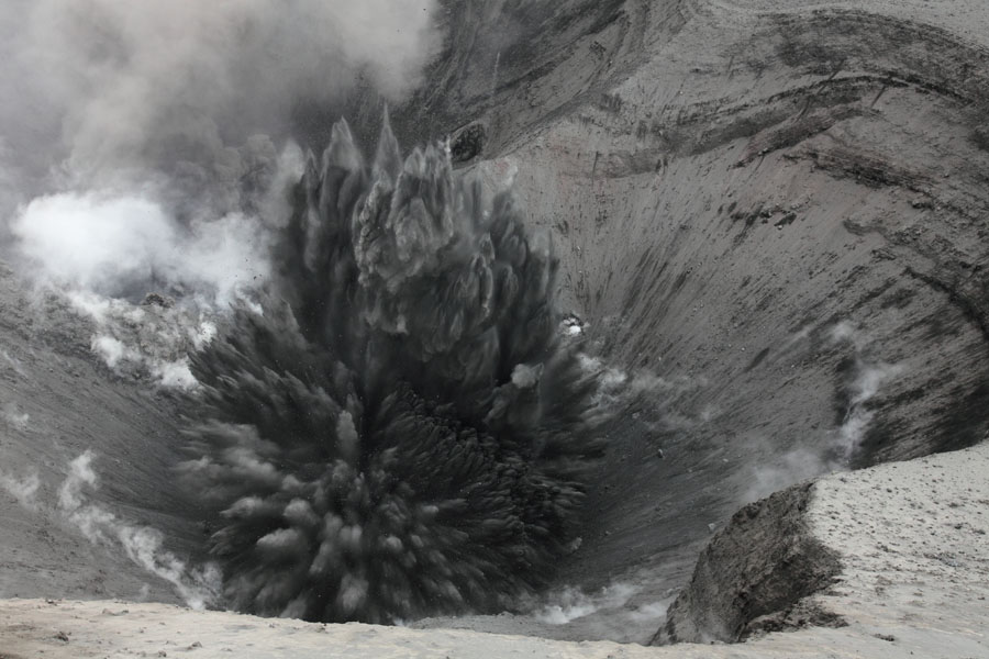 Yasur 2010
