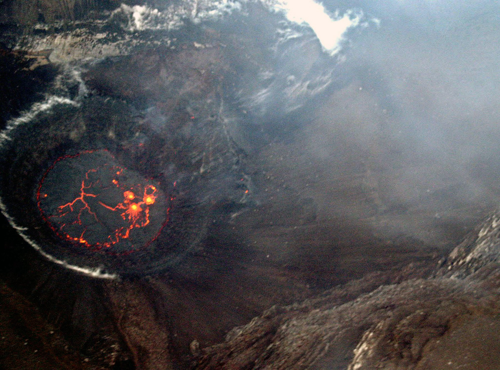 Karthala 2005