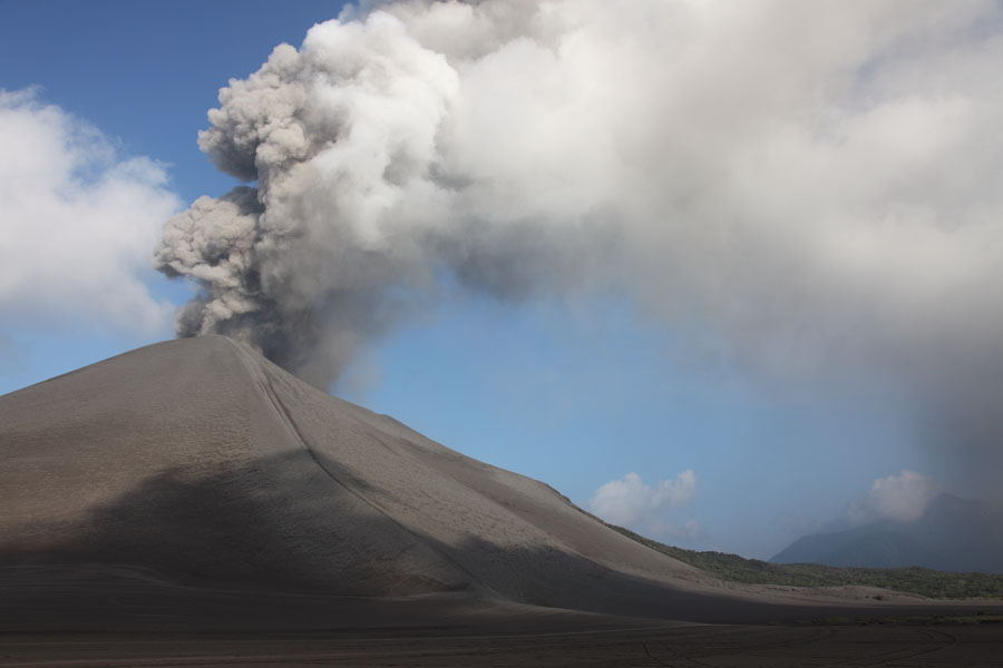Yasur 2010