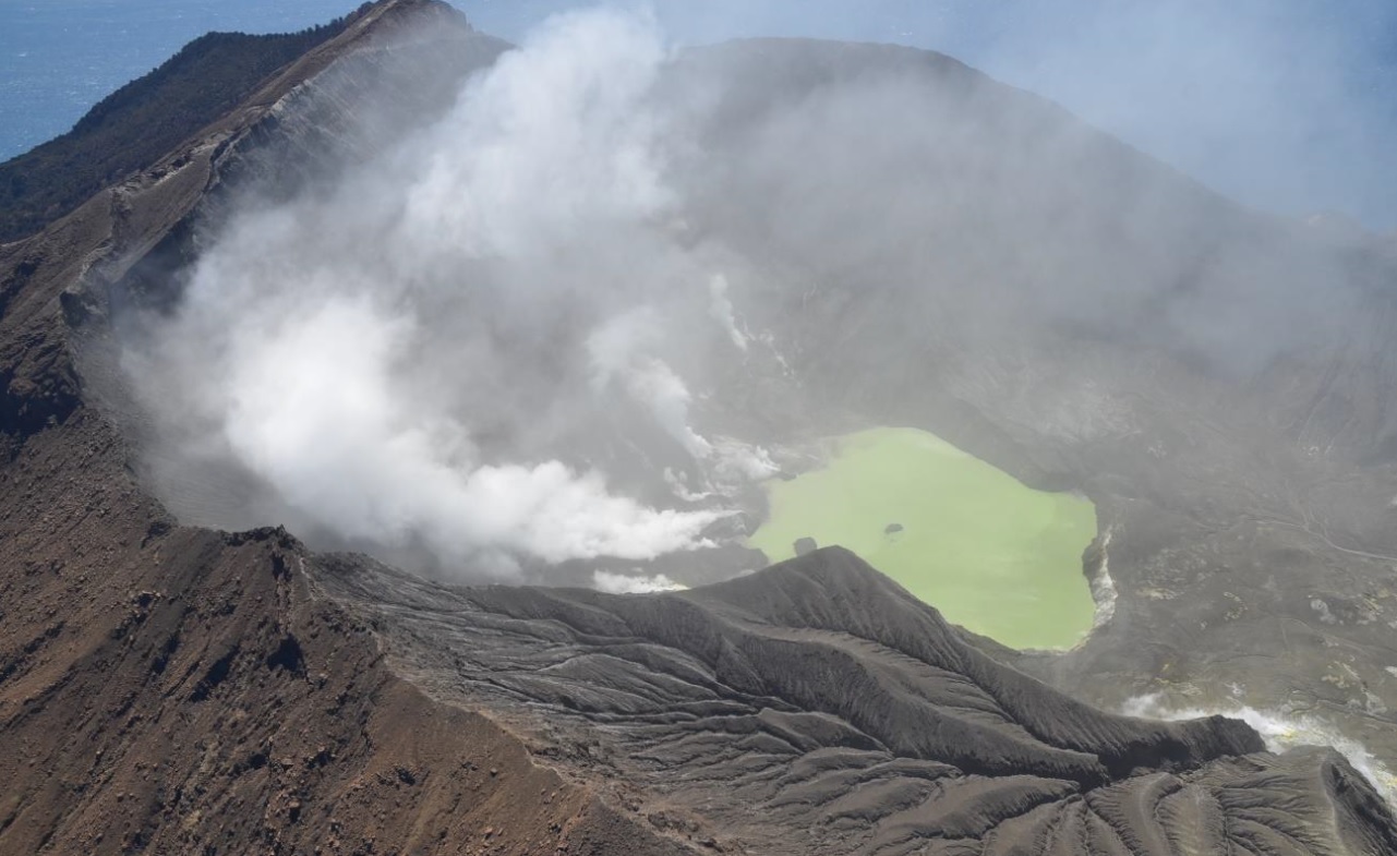 White Island 2022